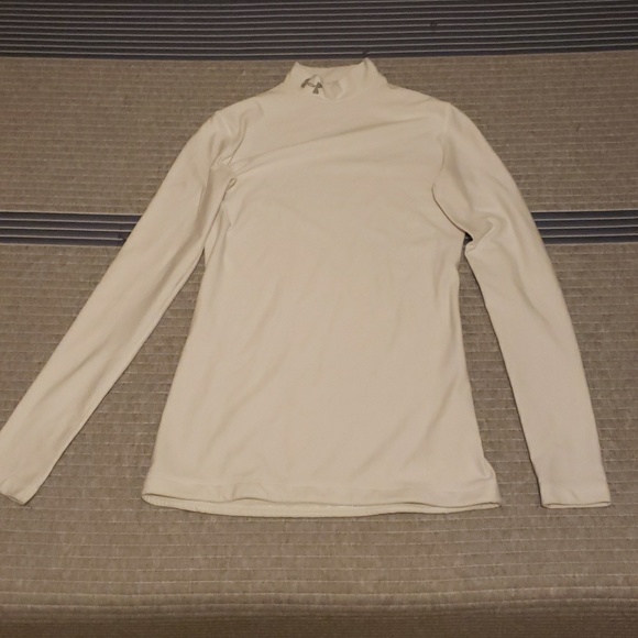 white under armour turtleneck